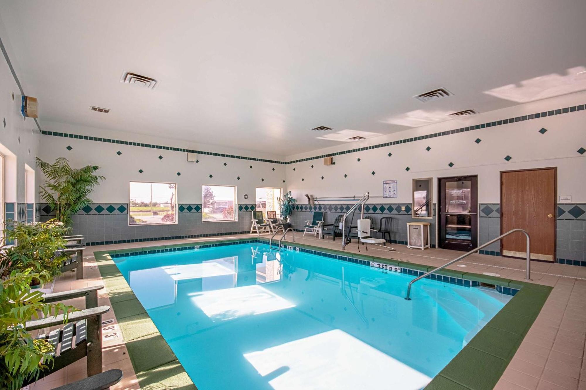 Quality Inn Dodge City Exterior photo