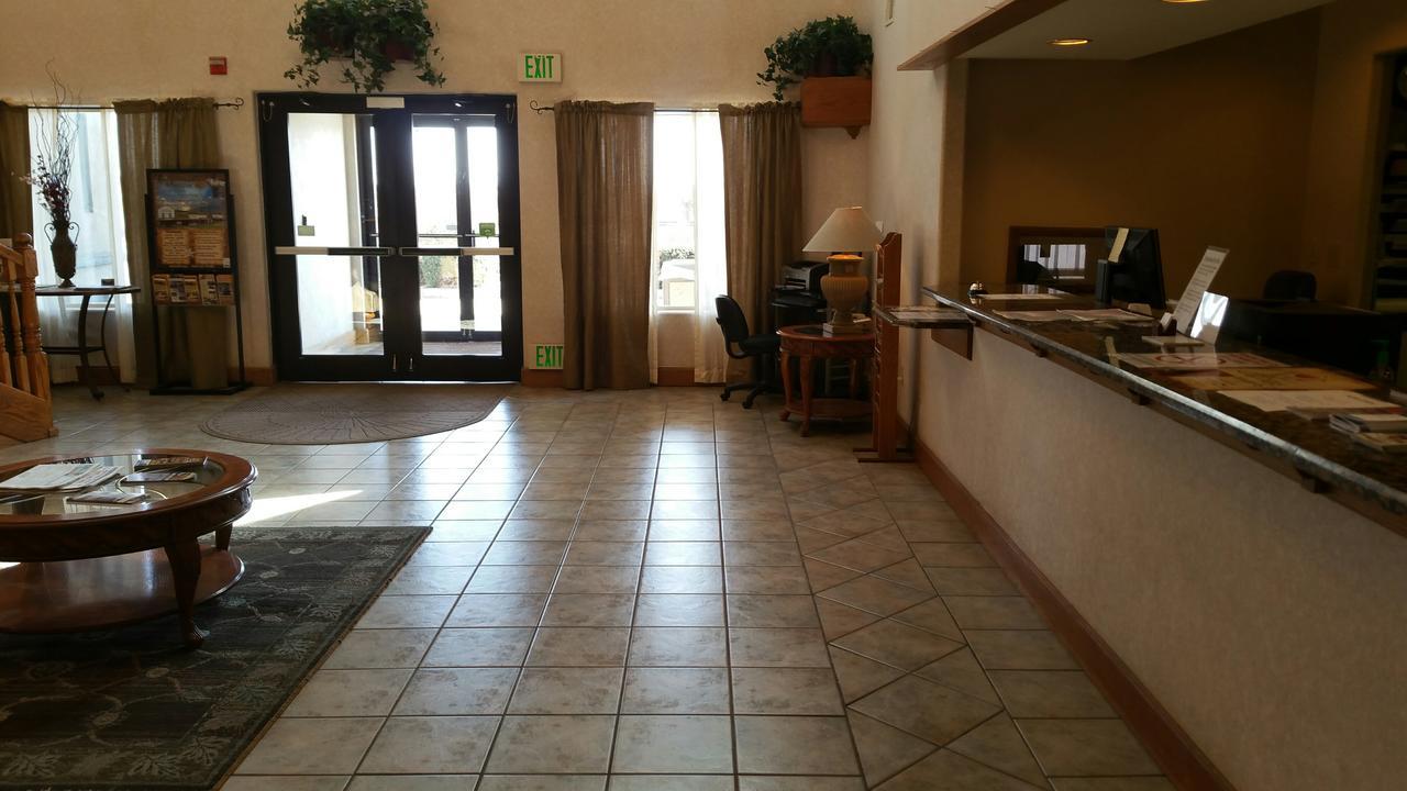 Quality Inn Dodge City Exterior photo