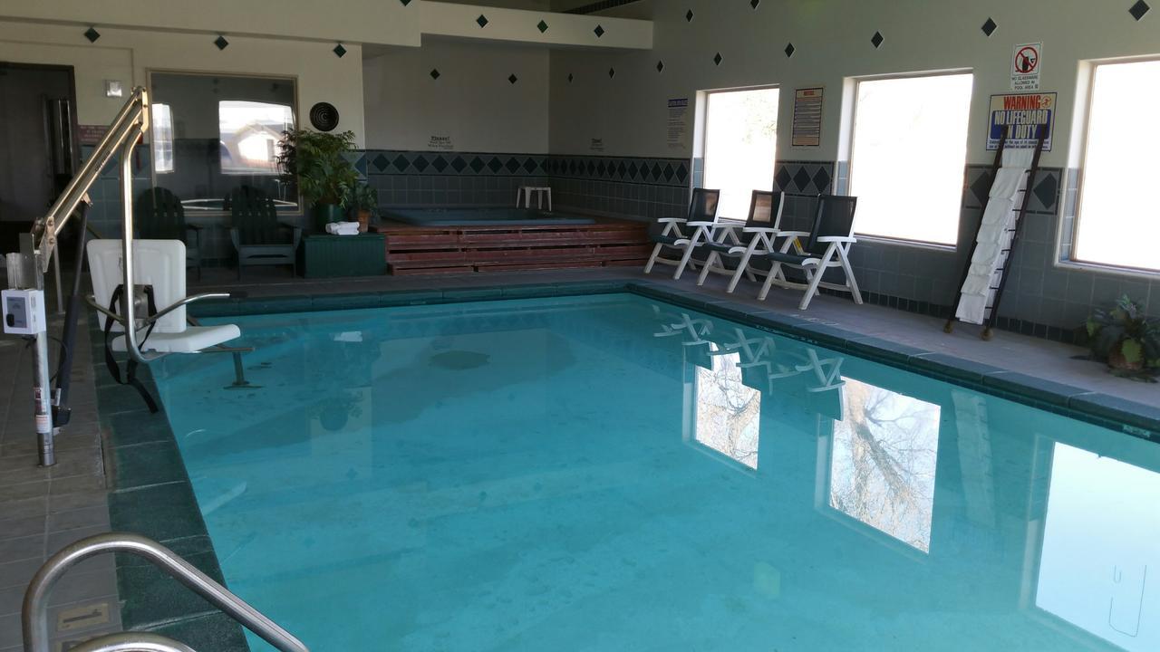 Quality Inn Dodge City Exterior photo