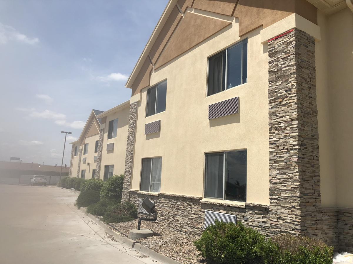 Quality Inn Dodge City Exterior photo