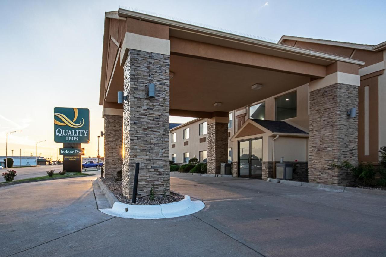 Quality Inn Dodge City Exterior photo